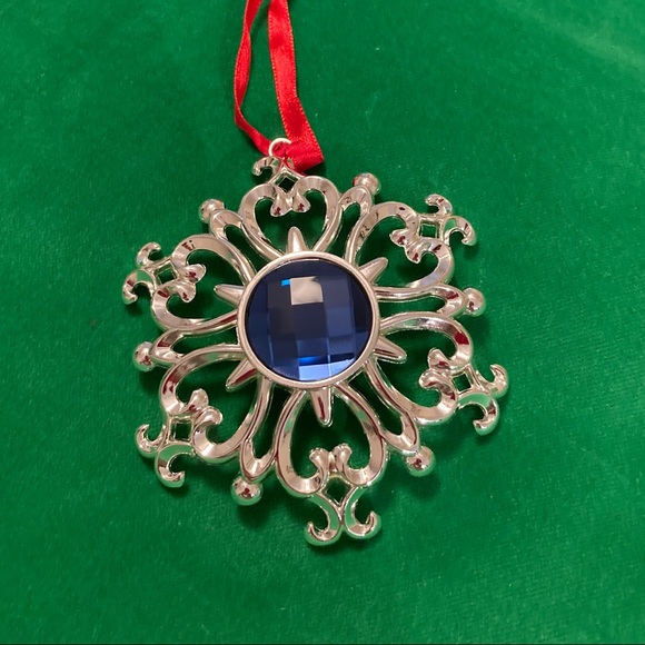 Collectible Lenox Bejeweled Snowflake Silver plated Ornament - Picture 3 of 7